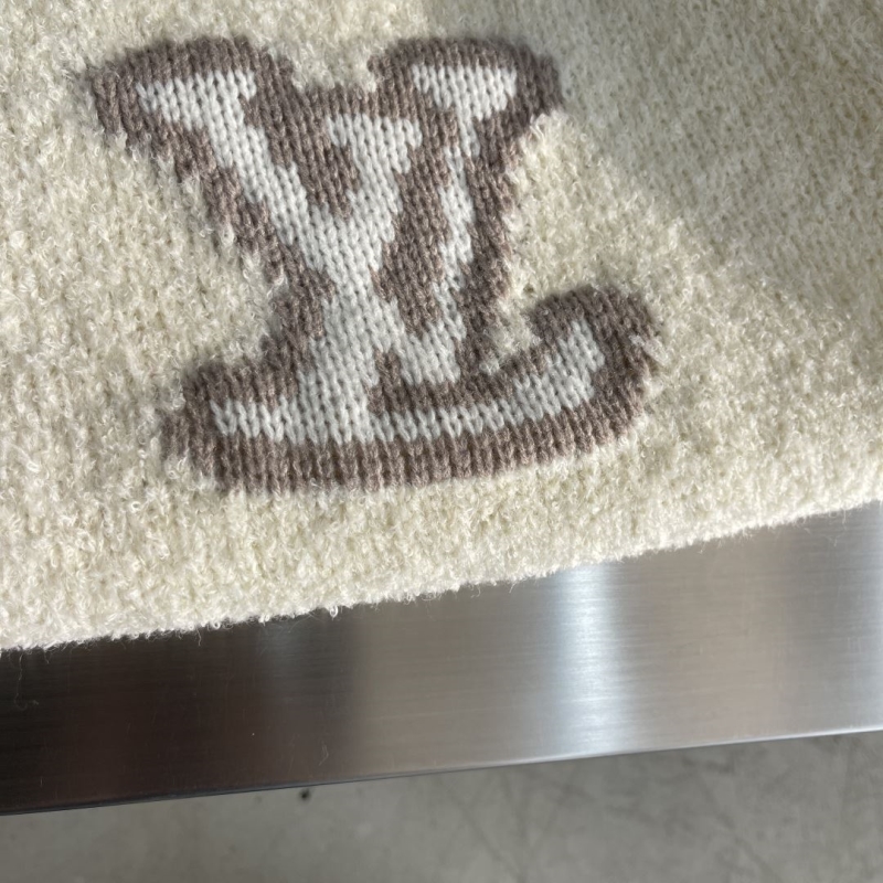 l0vis Vvtt0n sweater